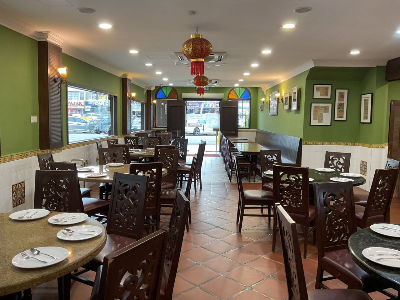 The main dining room at Nyonya Kitchen Klang